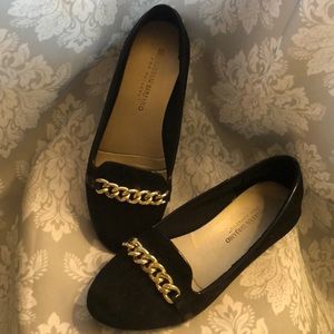💎💎💎 3/$20 Black flats with gold chain